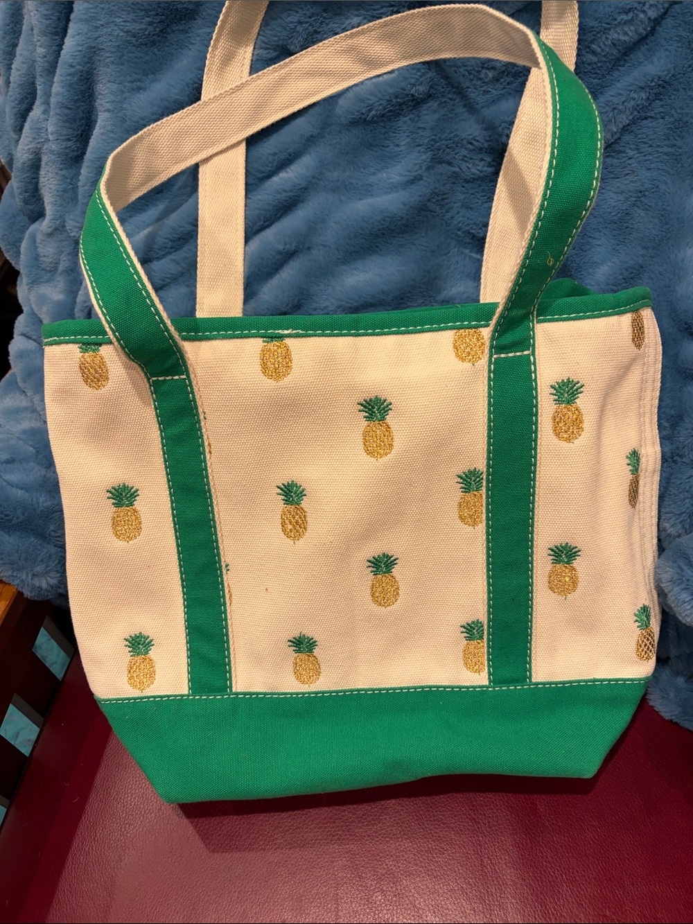 Lands’ End canvas large tote bag green with pineapples, zippered top new W/O tag